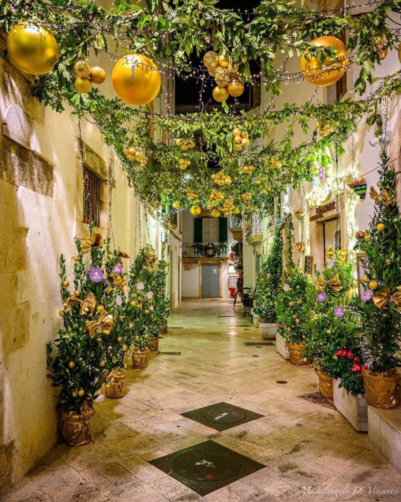 Gold and green Christmas decorations in the town center of Locorotondo, Italy. Photo credit: Michelangelo De Vincentis